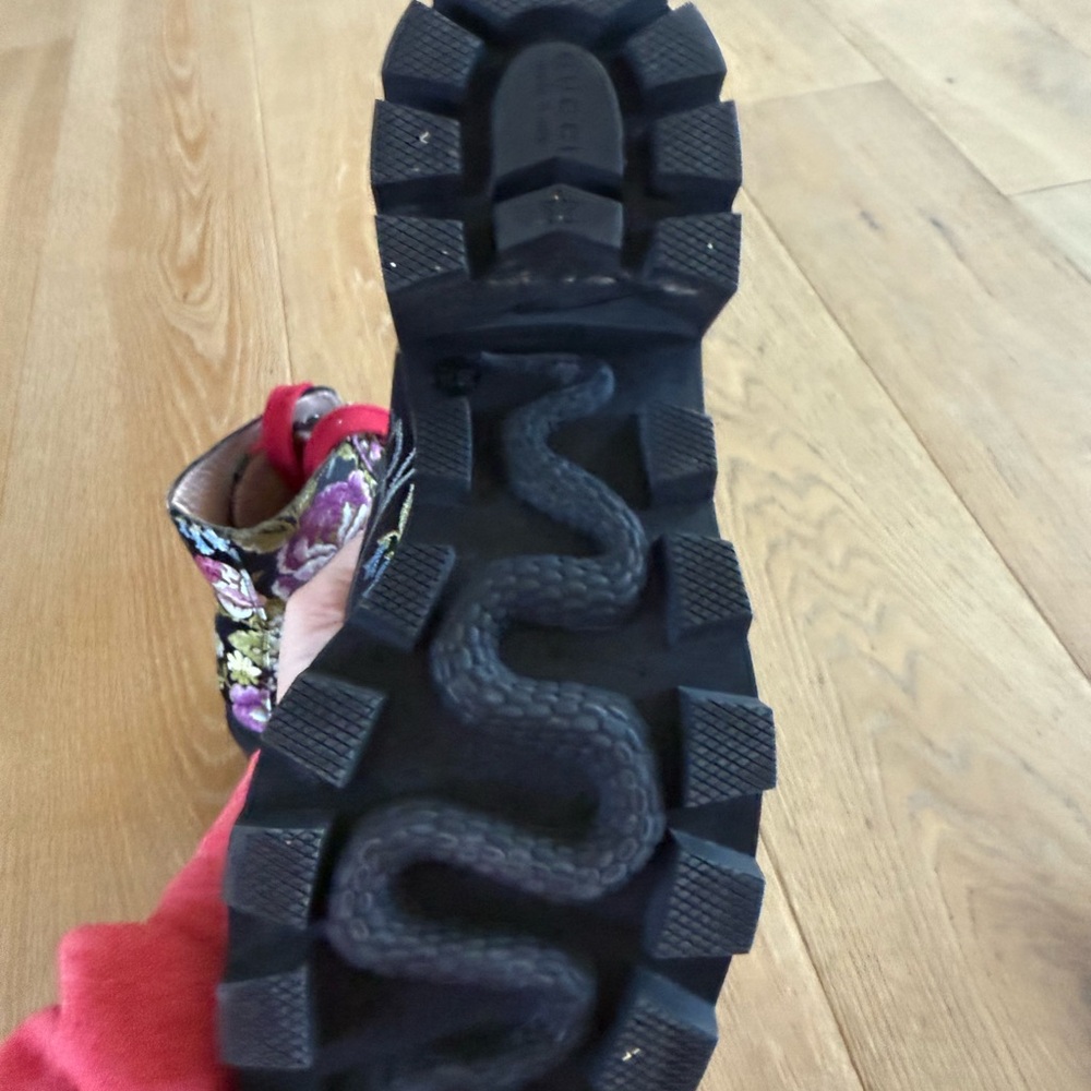 Gucci Floral Women's Combat Boots Red and Black Laces - Picture 6 of 12